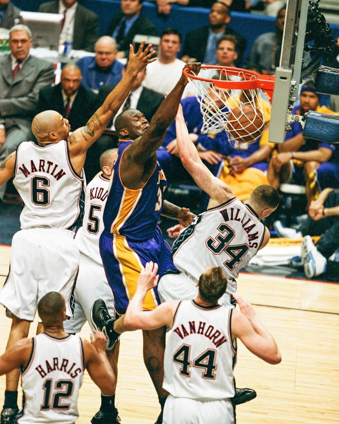 拉森接队友 拉森接队友